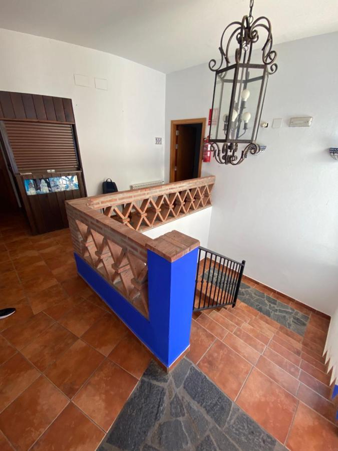 Hotel Rural La Posada De Las Cigueenas เฮเรส เด ลอส คาบาลเญรอส ภายนอก รูปภาพ