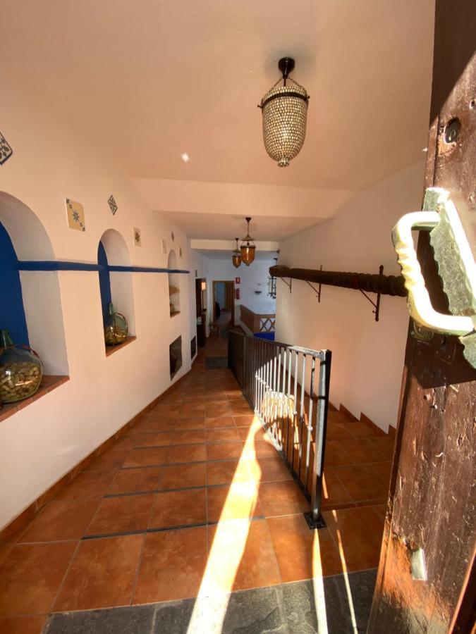 Hotel Rural La Posada De Las Cigueenas เฮเรส เด ลอส คาบาลเญรอส ภายนอก รูปภาพ