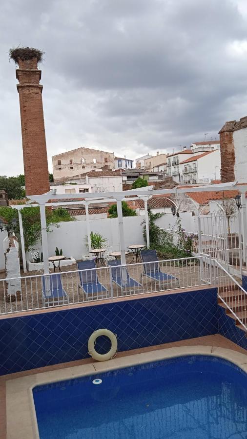 Hotel Rural La Posada De Las Cigueenas เฮเรส เด ลอส คาบาลเญรอส ภายนอก รูปภาพ