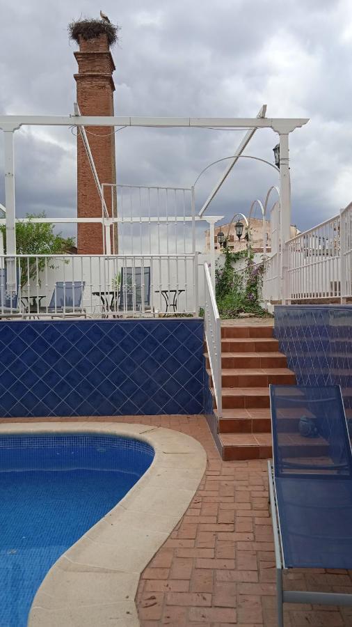 Hotel Rural La Posada De Las Cigueenas เฮเรส เด ลอส คาบาลเญรอส ภายนอก รูปภาพ