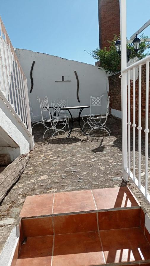 Hotel Rural La Posada De Las Cigueenas เฮเรส เด ลอส คาบาลเญรอส ภายนอก รูปภาพ