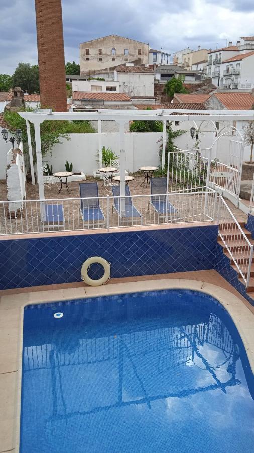 Hotel Rural La Posada De Las Cigueenas เฮเรส เด ลอส คาบาลเญรอส ภายนอก รูปภาพ
