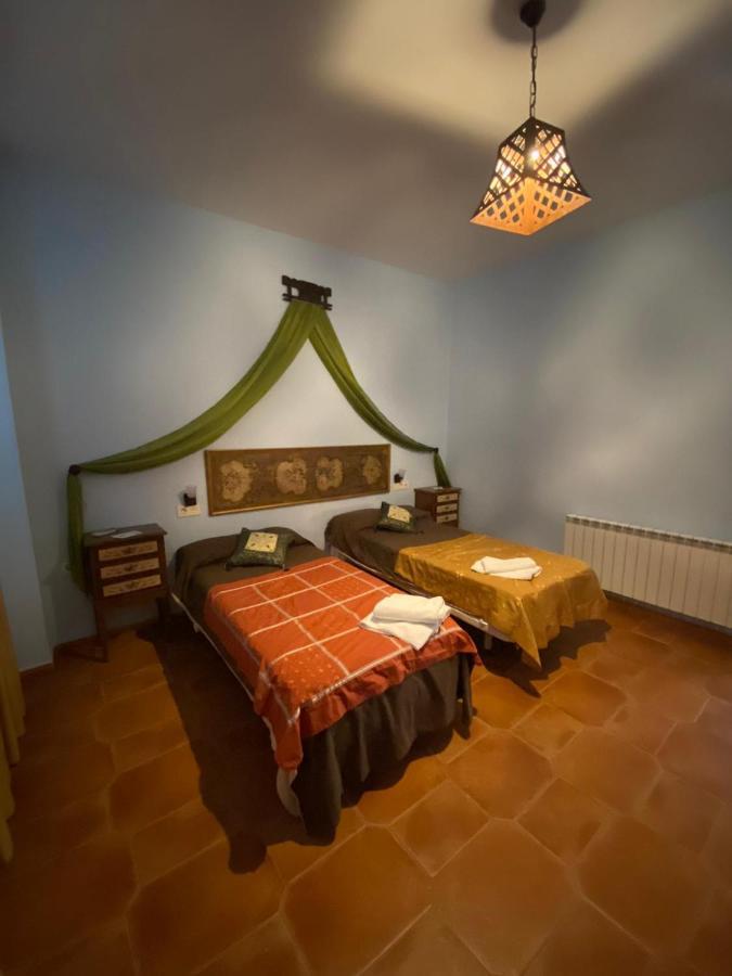 Hotel Rural La Posada De Las Cigueenas เฮเรส เด ลอส คาบาลเญรอส ภายนอก รูปภาพ