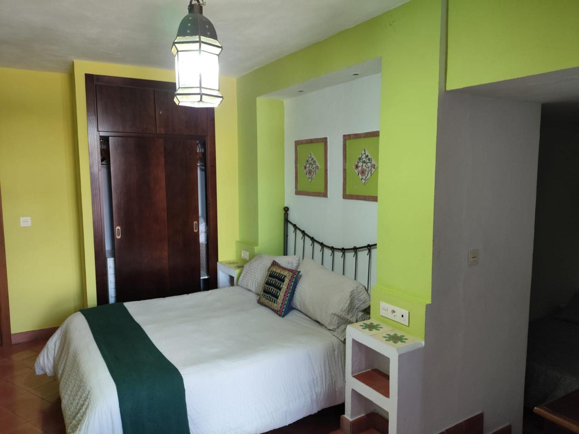 Hotel Rural La Posada De Las Cigueenas เฮเรส เด ลอส คาบาลเญรอส ภายนอก รูปภาพ